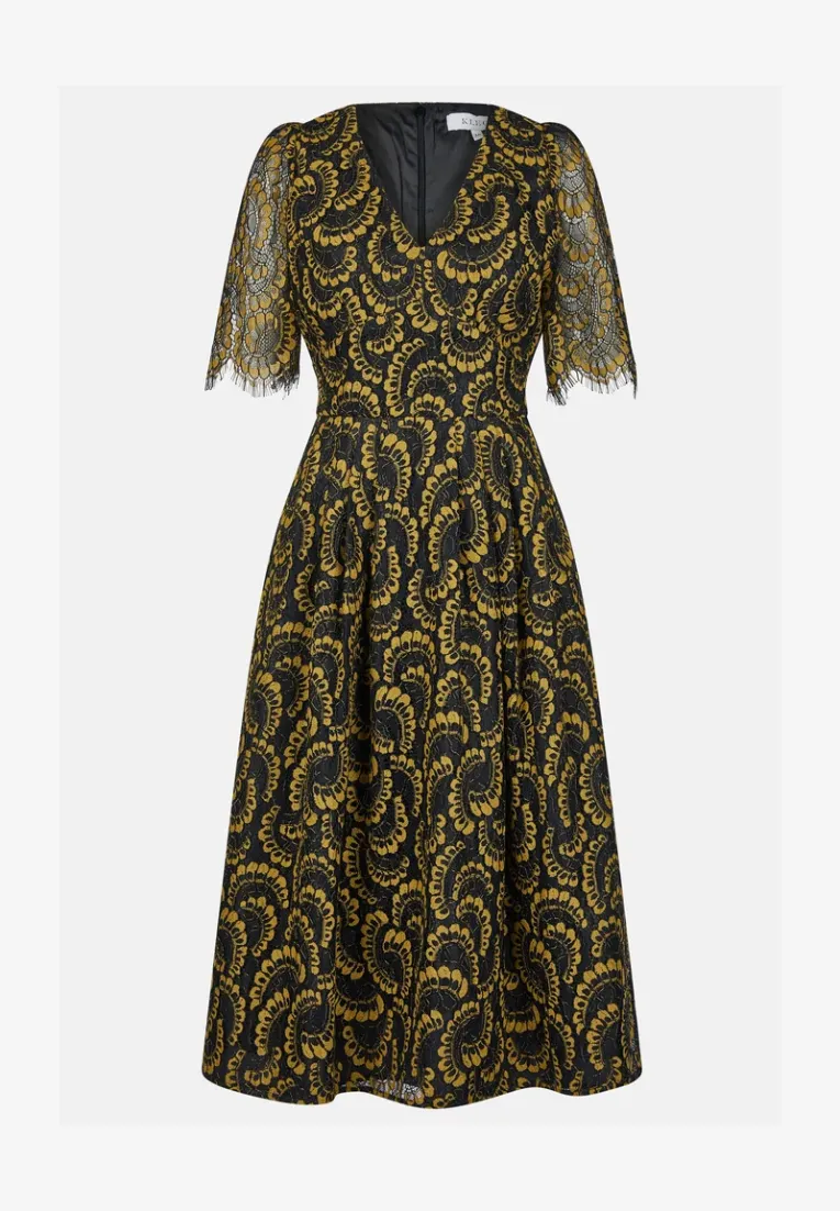 Elegant Lace Evening Gown