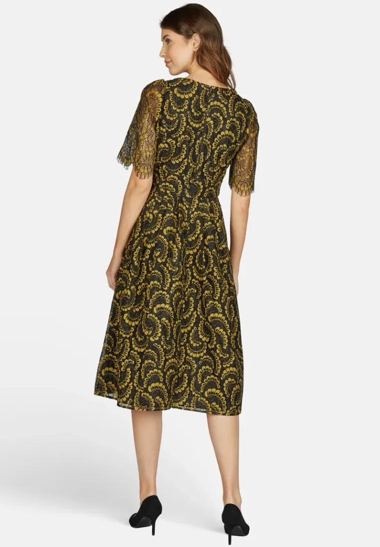 Elegant Lace Evening Gown